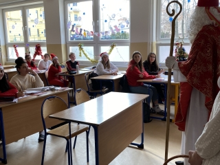 Mikulas Na  Skole 02.jpg